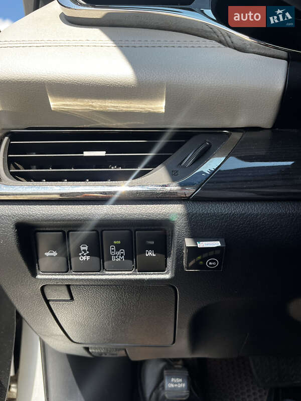 Седан Toyota Avalon 2014 в Житомире