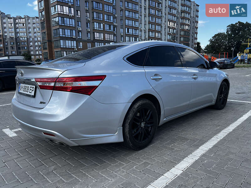 Седан Toyota Avalon 2014 в Житомире