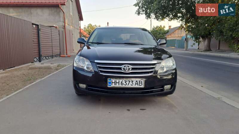 Седан Toyota Avalon 2006 в Измаиле