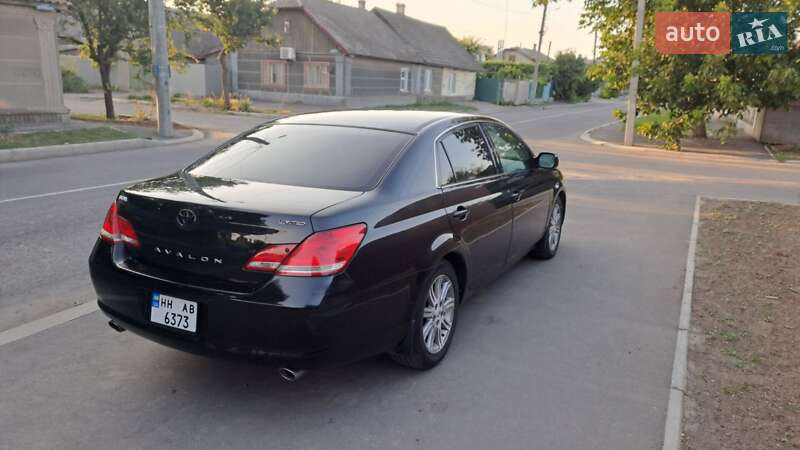 Седан Toyota Avalon 2006 в Измаиле