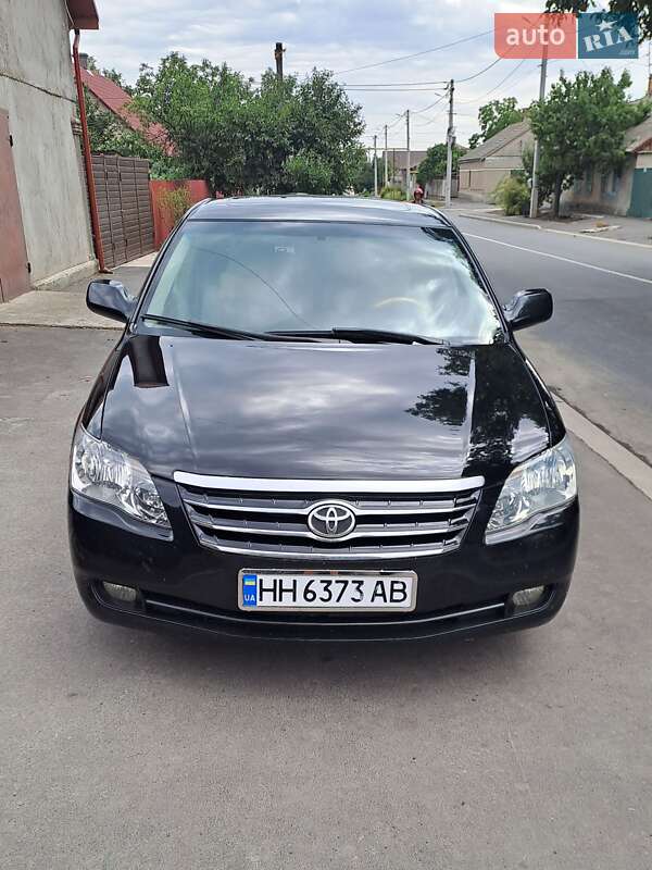 Седан Toyota Avalon 2006 в Измаиле