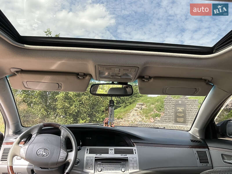 Седан Toyota Avalon 2008 в Черняхове