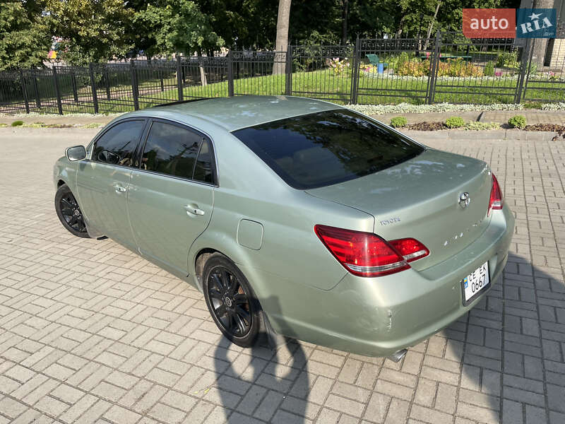 Седан Toyota Avalon 2006 в Прилуках