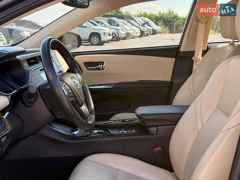 Седан Toyota Avalon 2014 в Львове