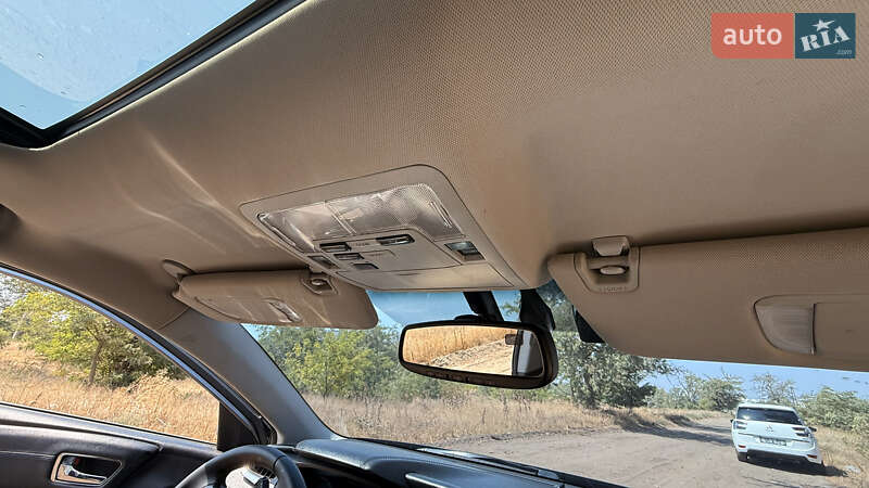 Седан Toyota Avalon 2014 в Білгороді-Дністровському