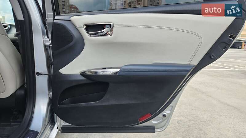 Седан Toyota Avalon 2014 в Києві