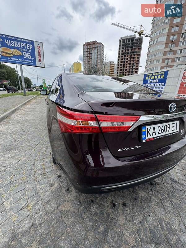 Седан Toyota Avalon 2014 в Броварах