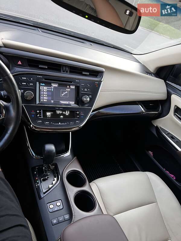 Седан Toyota Avalon 2015 в Виннице
