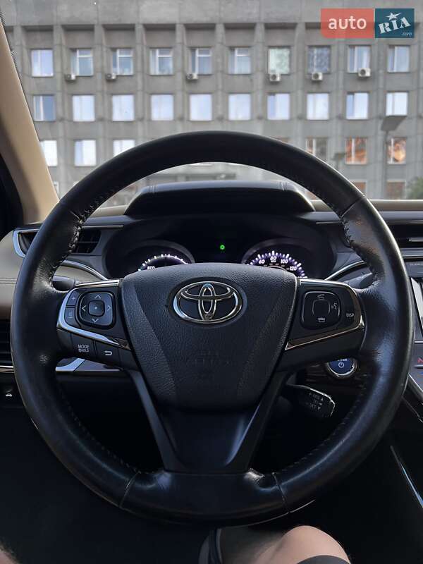 Седан Toyota Avalon 2015 в Виннице