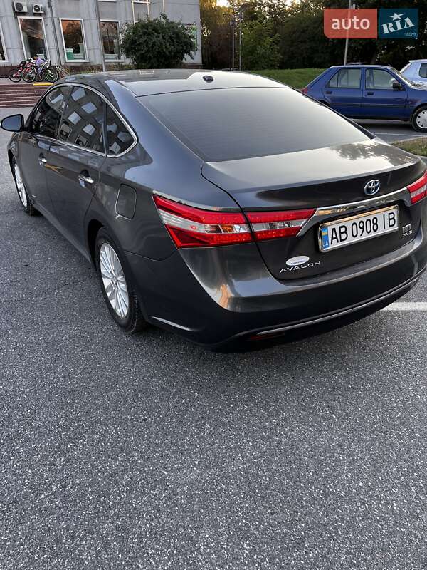 Седан Toyota Avalon 2015 в Виннице