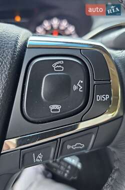 Седан Toyota Avalon 2017 в  фото 30 Седан Toyota Avalon 2017 в