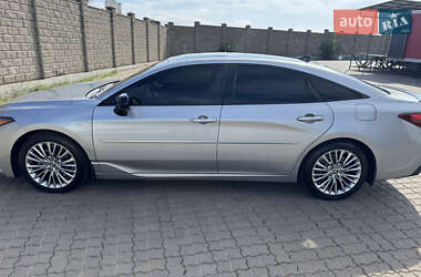 Седан Toyota Avalon 2019 в Черноморске