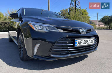 Седан Toyota Avalon 2015 в Кам'янському