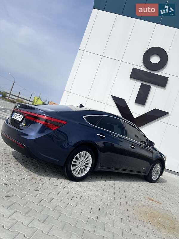 Седан Toyota Avalon 2015 в Львове