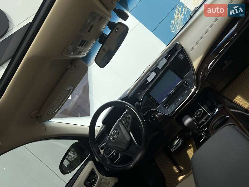 Седан Toyota Avalon 2015 в Львове