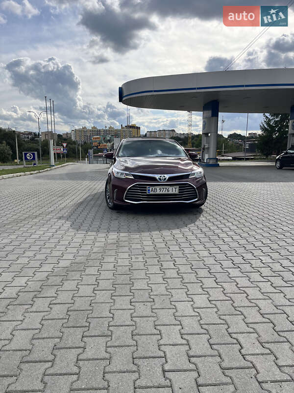 Седан Toyota Avalon 2015 в Хмельницком