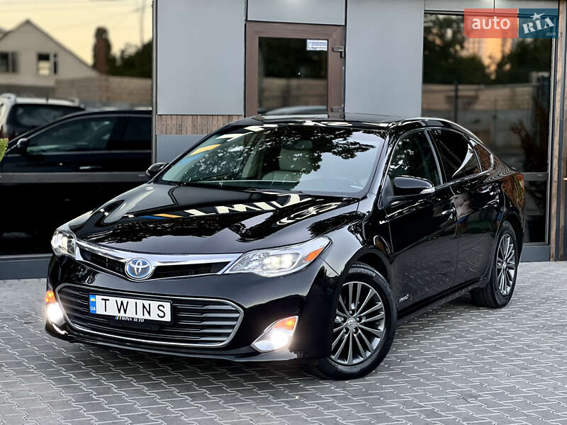 Седан Toyota Avalon 2012 в 