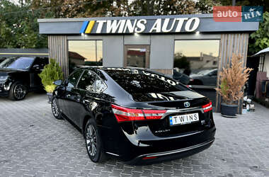 Седан Toyota Avalon 2012 в 