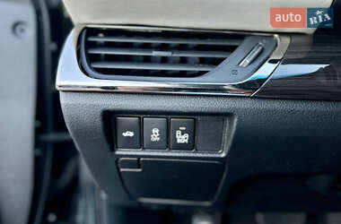 Седан Toyota Avalon 2012 в 