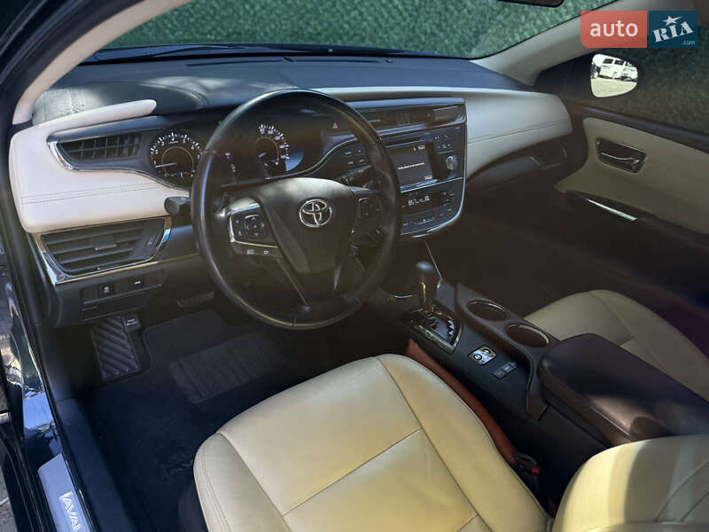 Седан Toyota Avalon 2016 в Одесі