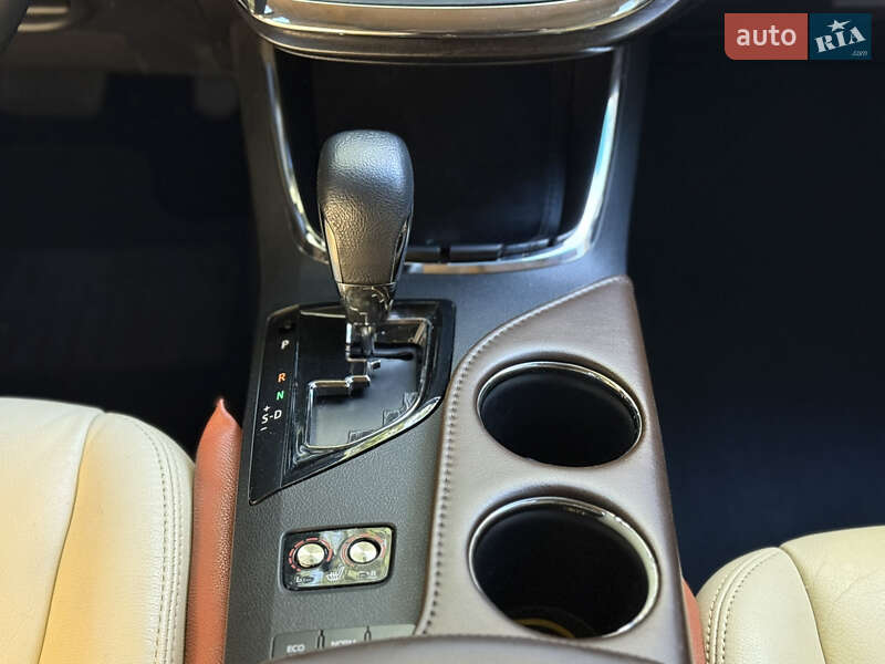 Седан Toyota Avalon 2016 в Одесі