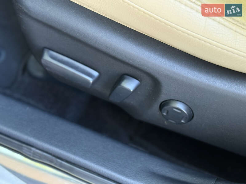 Седан Toyota Avalon 2016 в Одесі