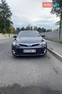 Седан Toyota Avalon 2015 в Гнівані
