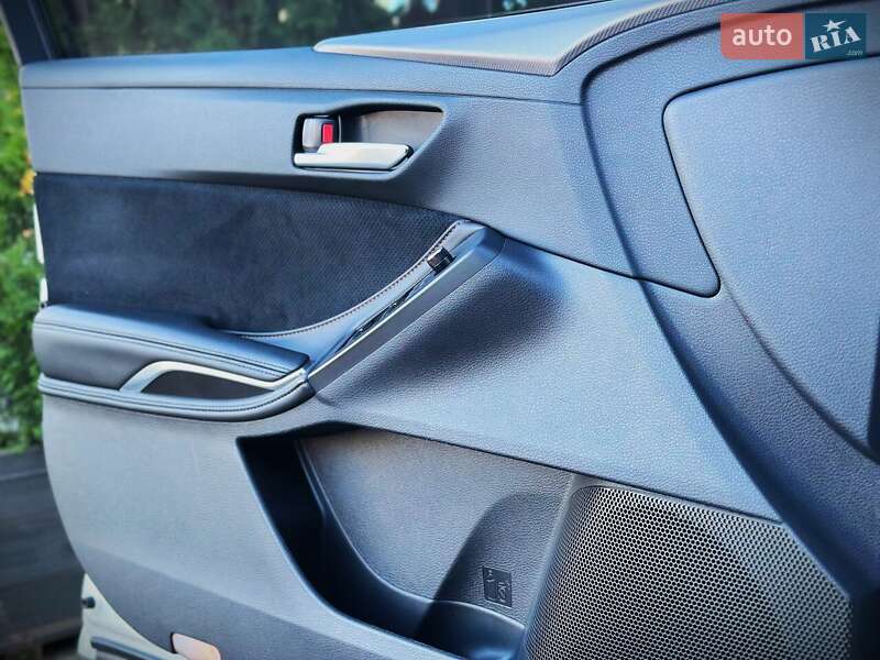 Седан Toyota Avalon 2018 в Киеве