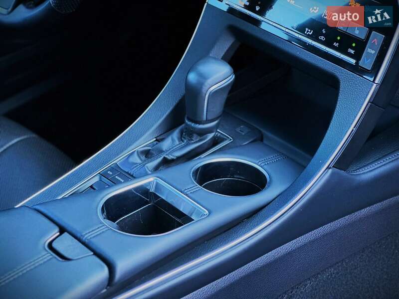 Седан Toyota Avalon 2018 в Киеве