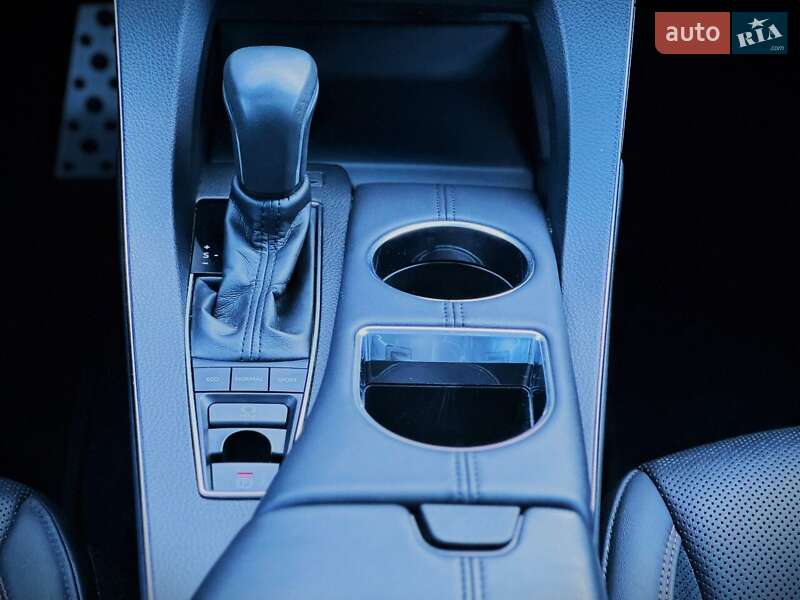 Седан Toyota Avalon 2018 в Киеве