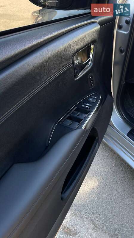Седан Toyota Avalon 2015 в Одессе