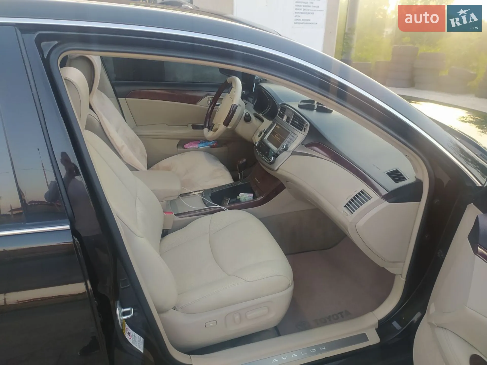 2010 Toyota Avalon - мініатюра 10