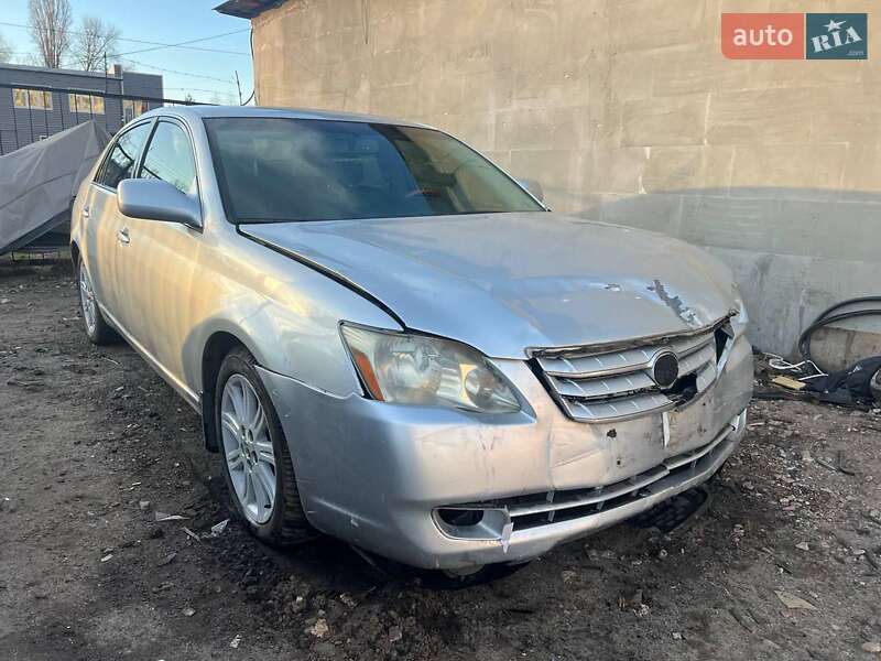 Седан Toyota Avalon 2006 в Киеве