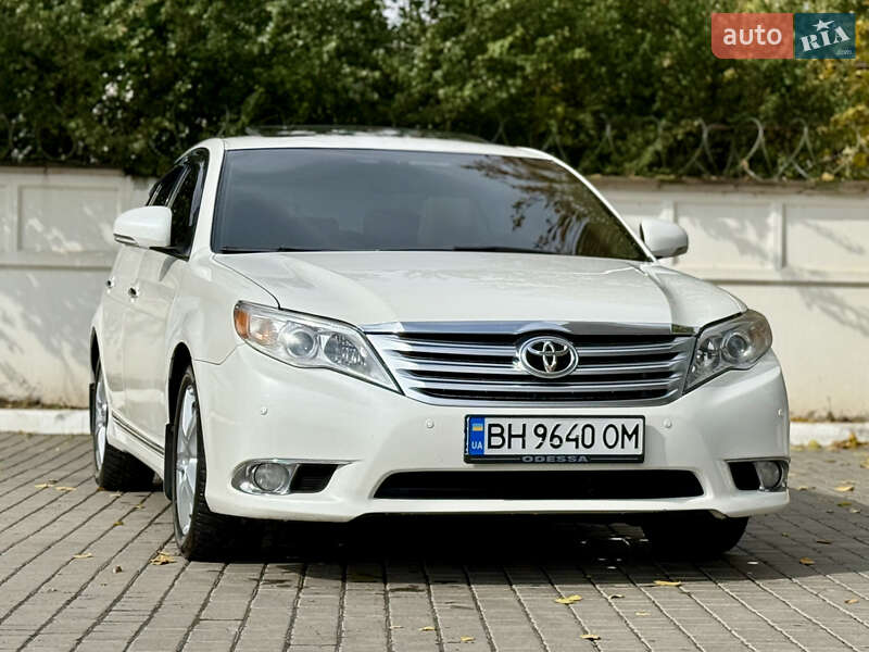 Седан Toyota Avalon 2011 в 