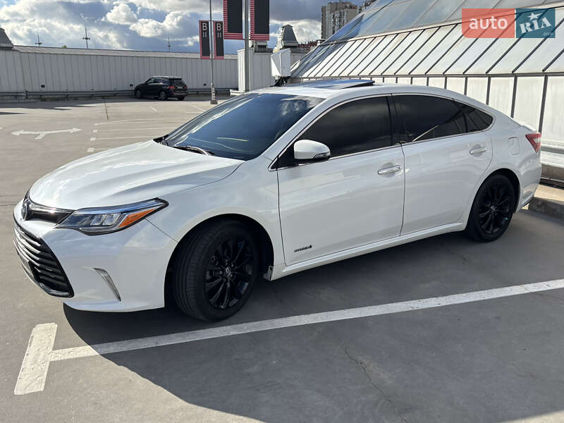 Седан Toyota Avalon 2016 в Киеве