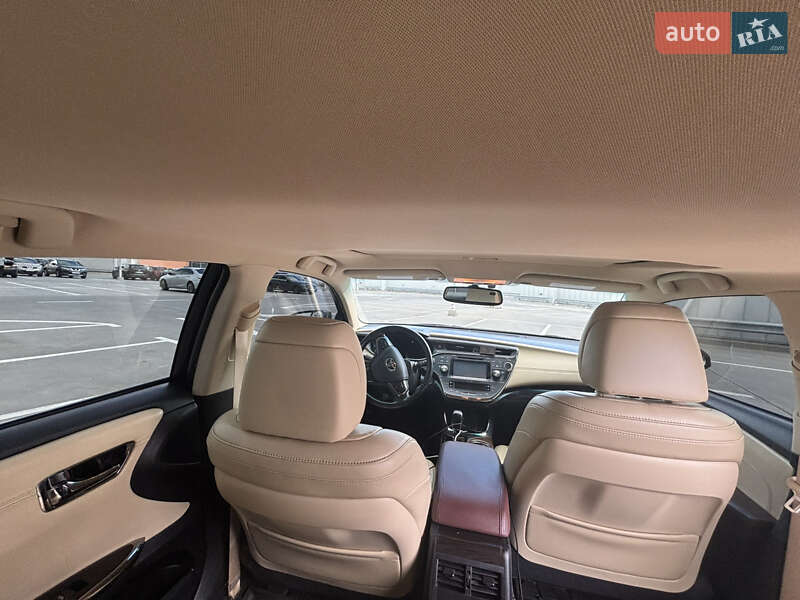 Седан Toyota Avalon 2016 в Киеве