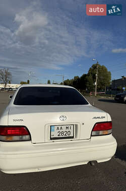 Седан Toyota Avalon 1996 в 