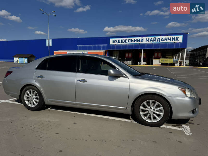 Седан Toyota Avalon 2008 в Сумах