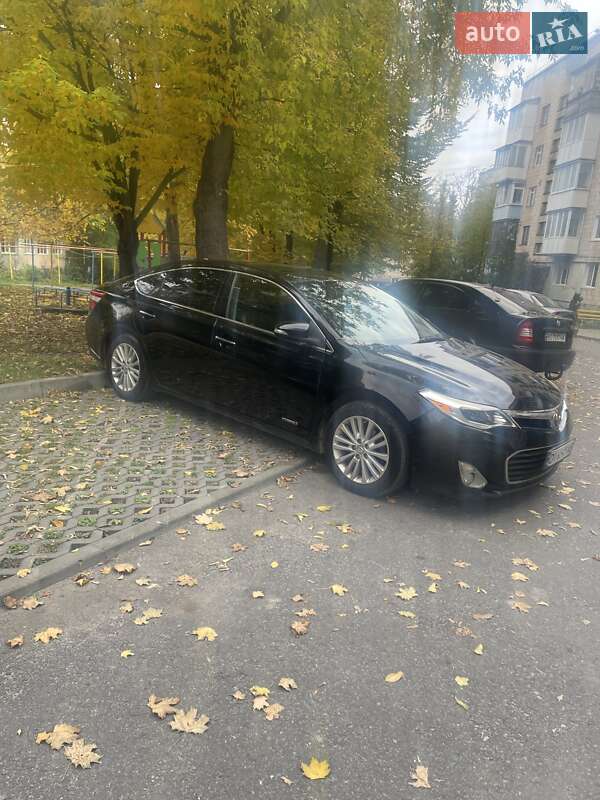 Седан Toyota Avalon 2015 в 