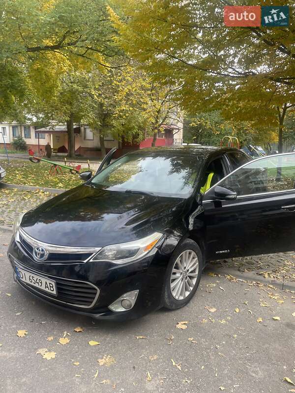 Седан Toyota Avalon 2015 в Тернополе