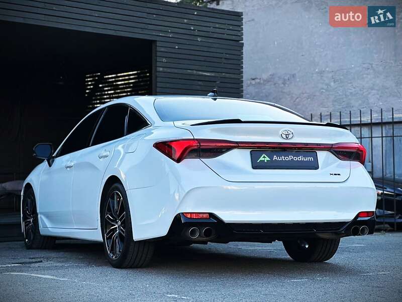 Седан Toyota Avalon 2018 в Киеве фото 19 Седан Toyota Avalon 2018 в Киеве
