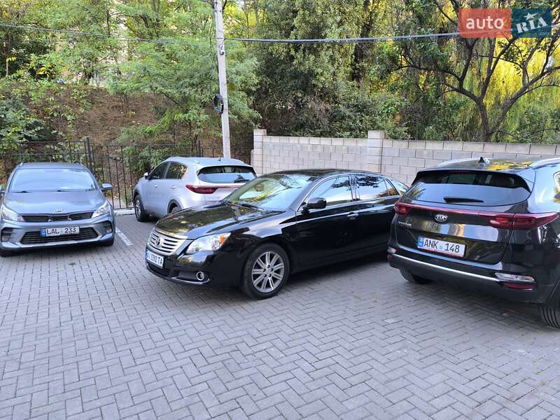 Седан Toyota Avalon 2008 в Киеве