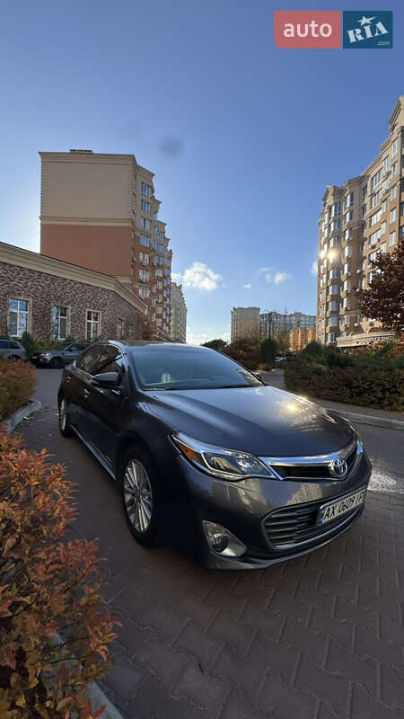 Седан Toyota Avalon 2013 в Киеве фото 10 Седан Toyota Avalon 2013 в Киеве