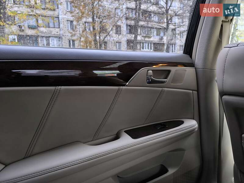 Седан Toyota Avalon 2008 в Киеве