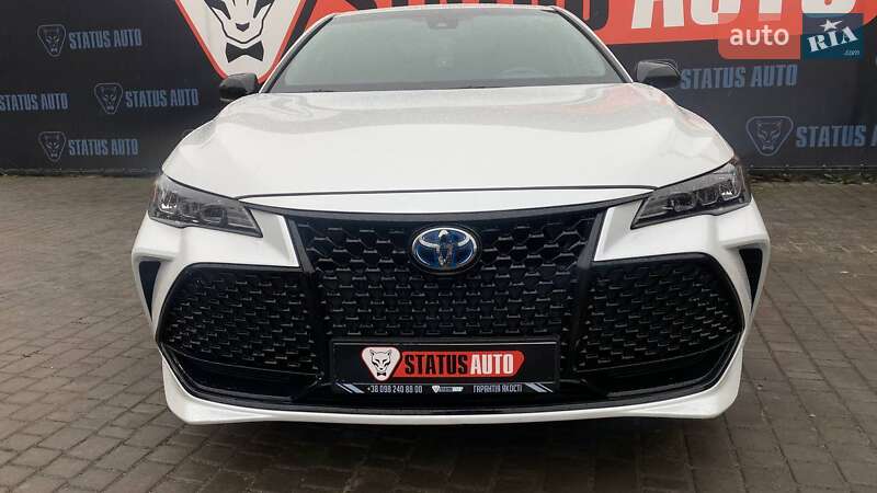 Седан Toyota Avalon 2022 в Виннице