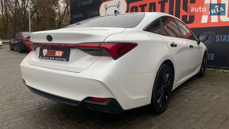 Седан Toyota Avalon 2022 в Виннице