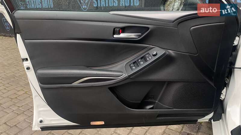 Седан Toyota Avalon 2022 в Виннице