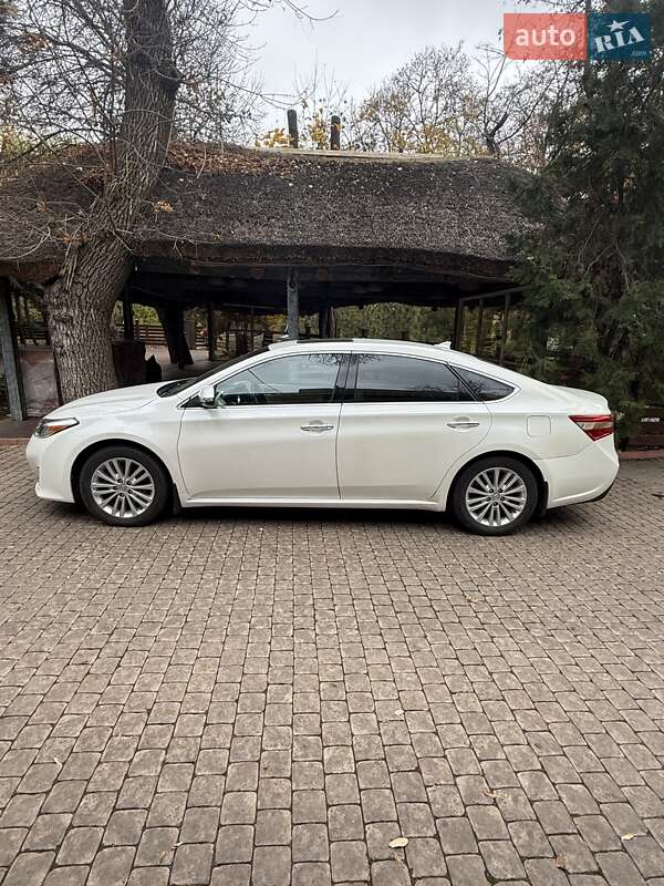 Седан Toyota Avalon 2013 в Одессе