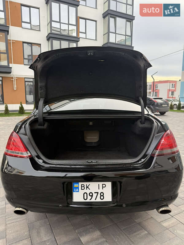 Седан Toyota Avalon 2006 в Рівному