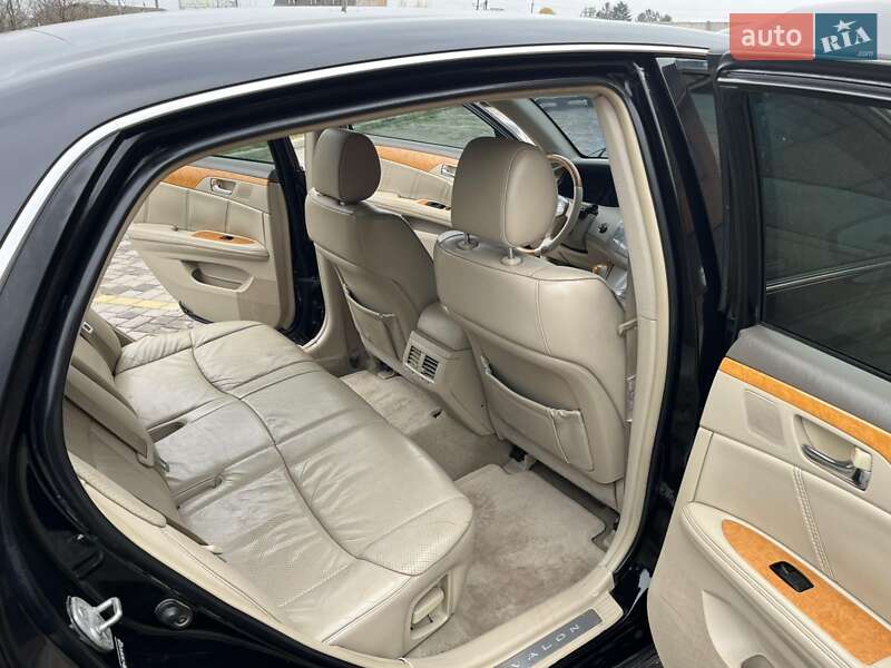 Седан Toyota Avalon 2006 в Теофиполе